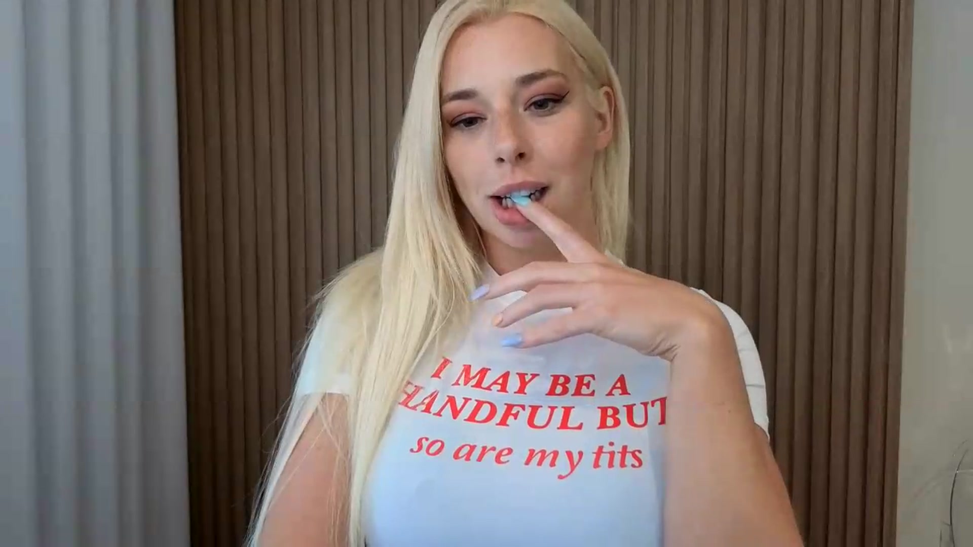 Gallery image thumbnail from Riley_Parks's myfreecams stream on, 08/16/2026, 22:00 image 19 of 20