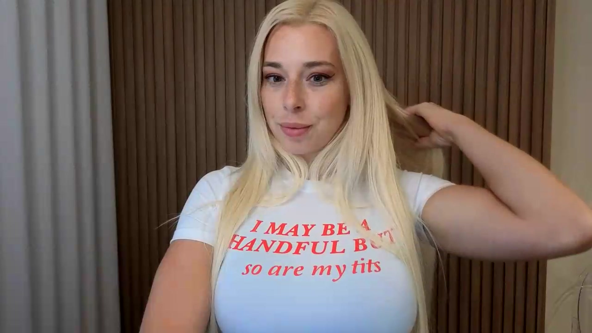 Gallery image thumbnail from Riley_Parks's myfreecams stream on, 08/16/2026, 23:24 image 5 of 20