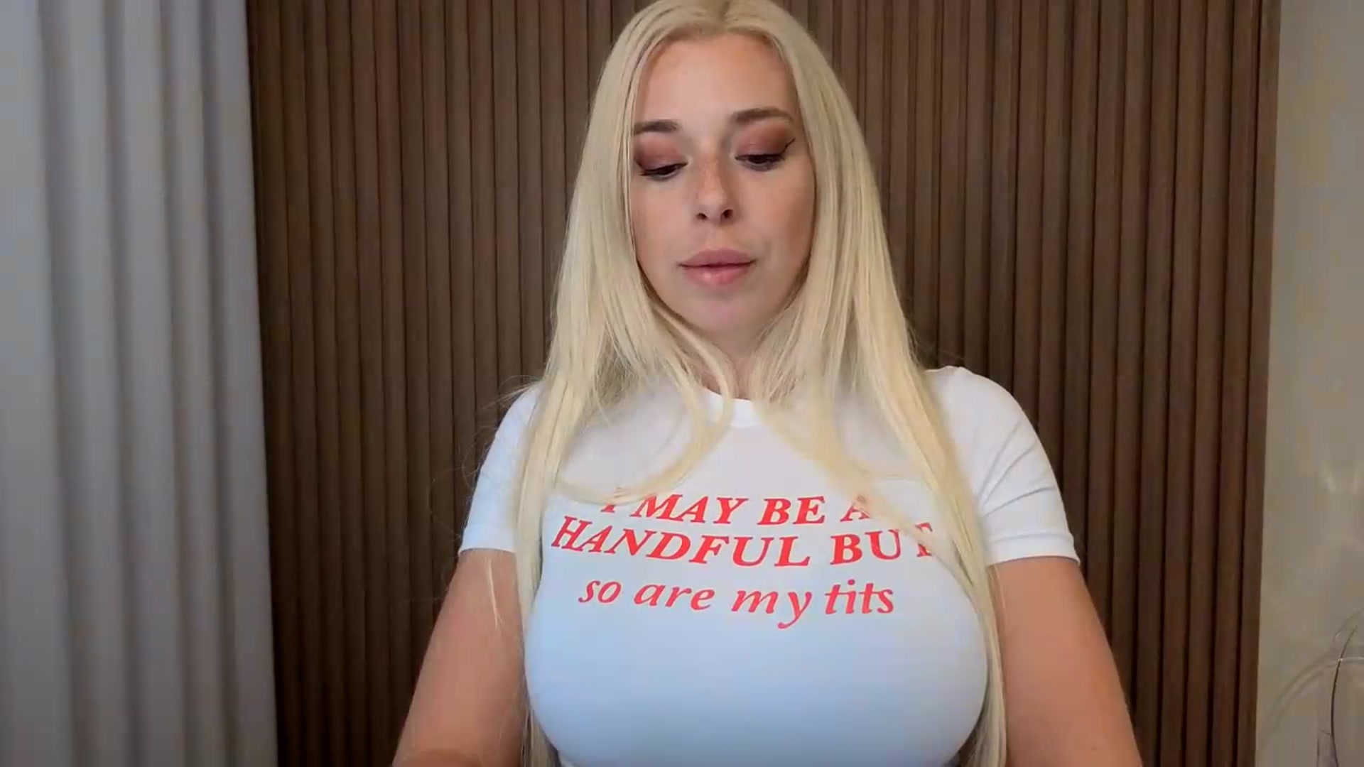 Gallery image thumbnail from Riley_Parks's myfreecams stream on, 08/16/2026, 23:24 image 8 of 20