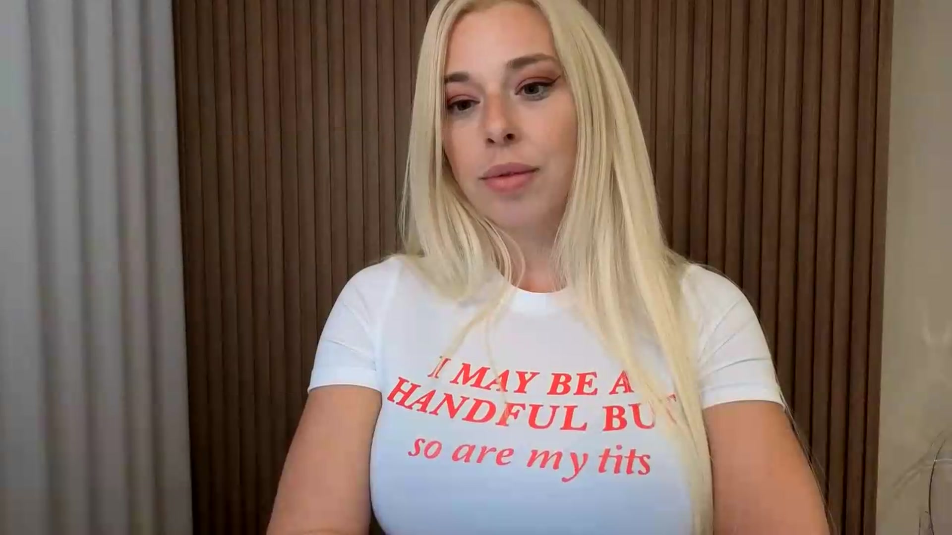 Gallery image thumbnail from Riley_Parks's myfreecams stream on, 08/17/2026, 01:36 image 4 of 20