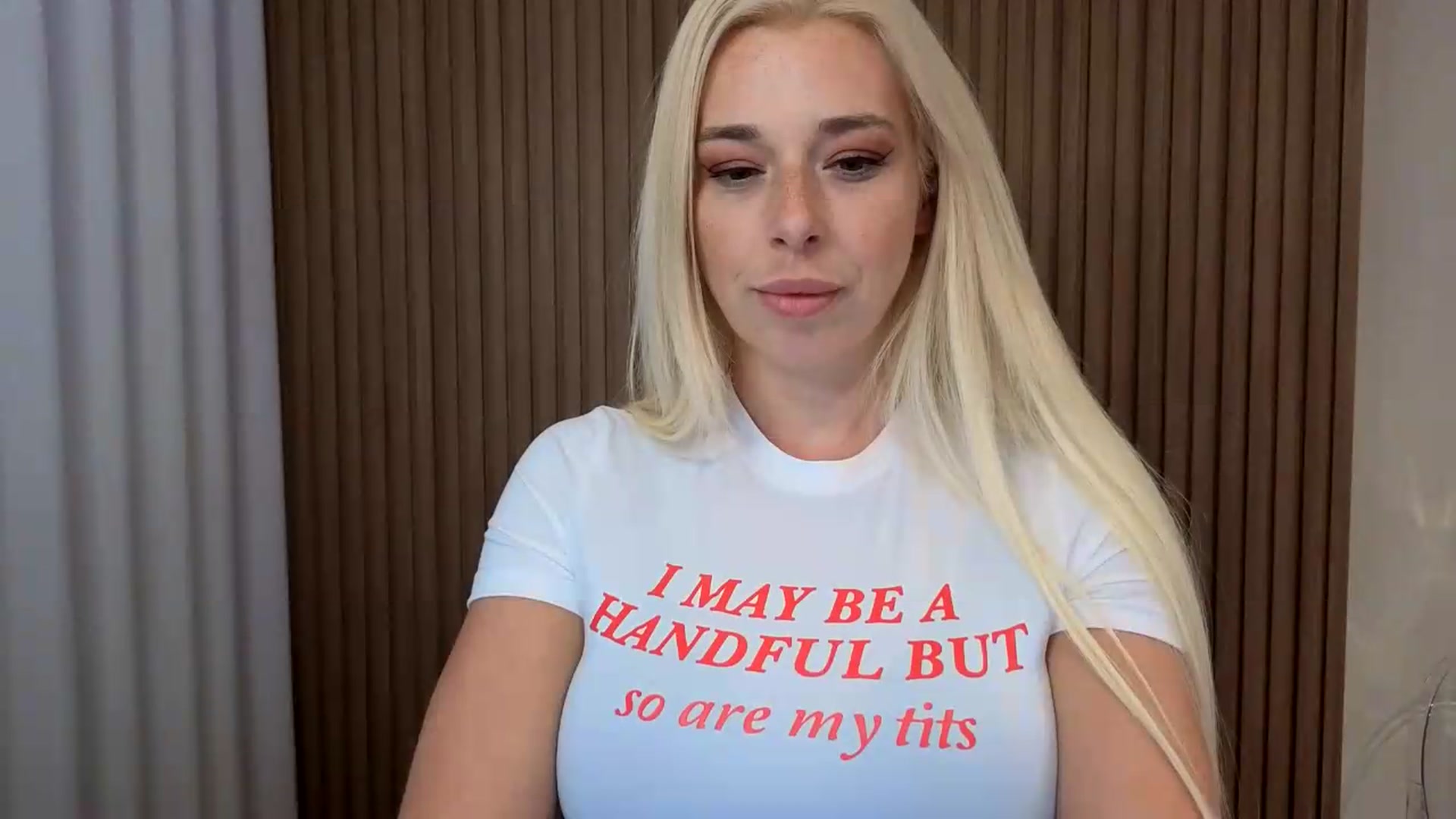 Gallery image thumbnail from Riley_Parks's myfreecams stream on, 08/17/2026, 01:36 image 9 of 20