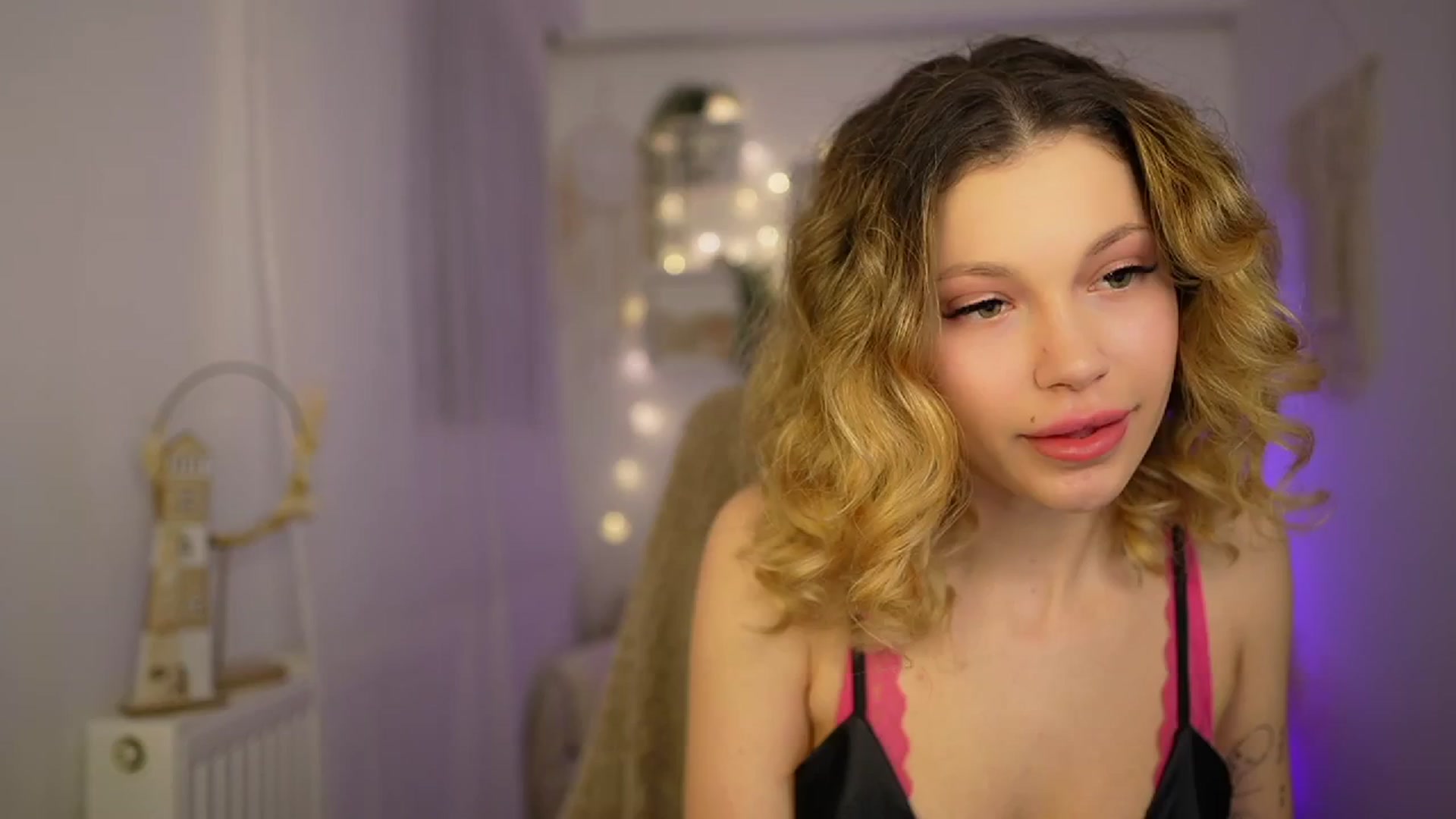 Gallery image thumbnail from Riley_Steele's myfreecams stream on, 02/04/2024, 19:08 image 9 of 20