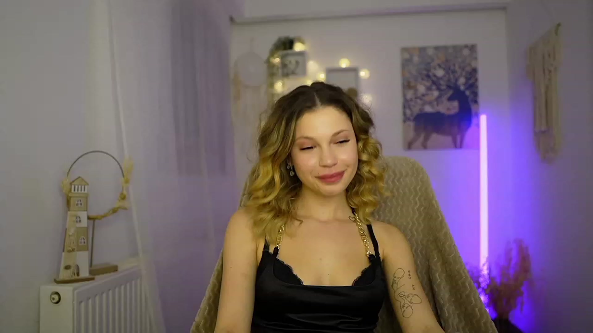 Gallery image thumbnail from Riley_Steele's myfreecams stream on, 02/05/2024, 17:34 image 11 of 20
