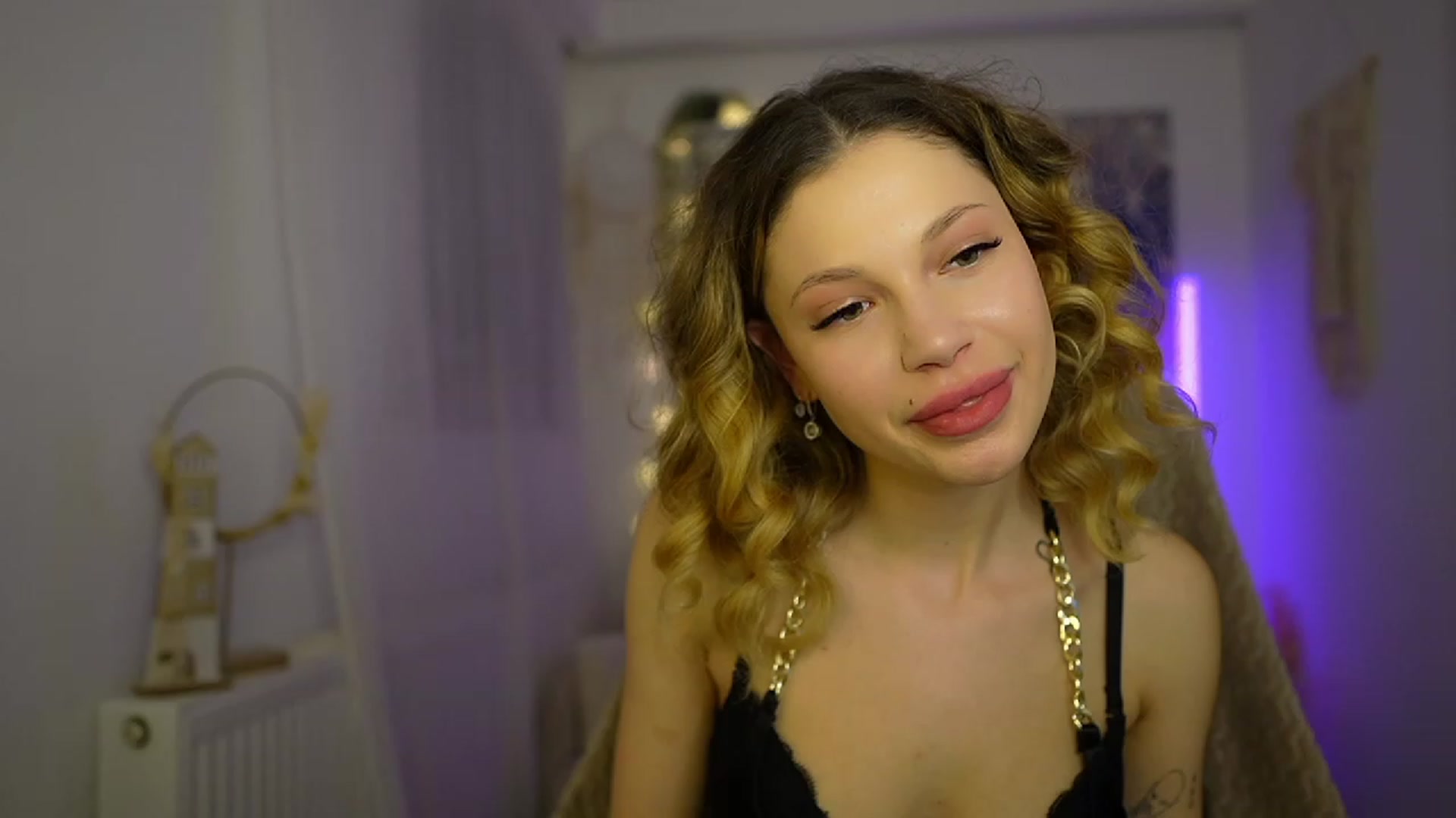 Gallery image thumbnail from Riley_Steele's myfreecams stream on, 02/05/2024, 17:34 image 20 of 20