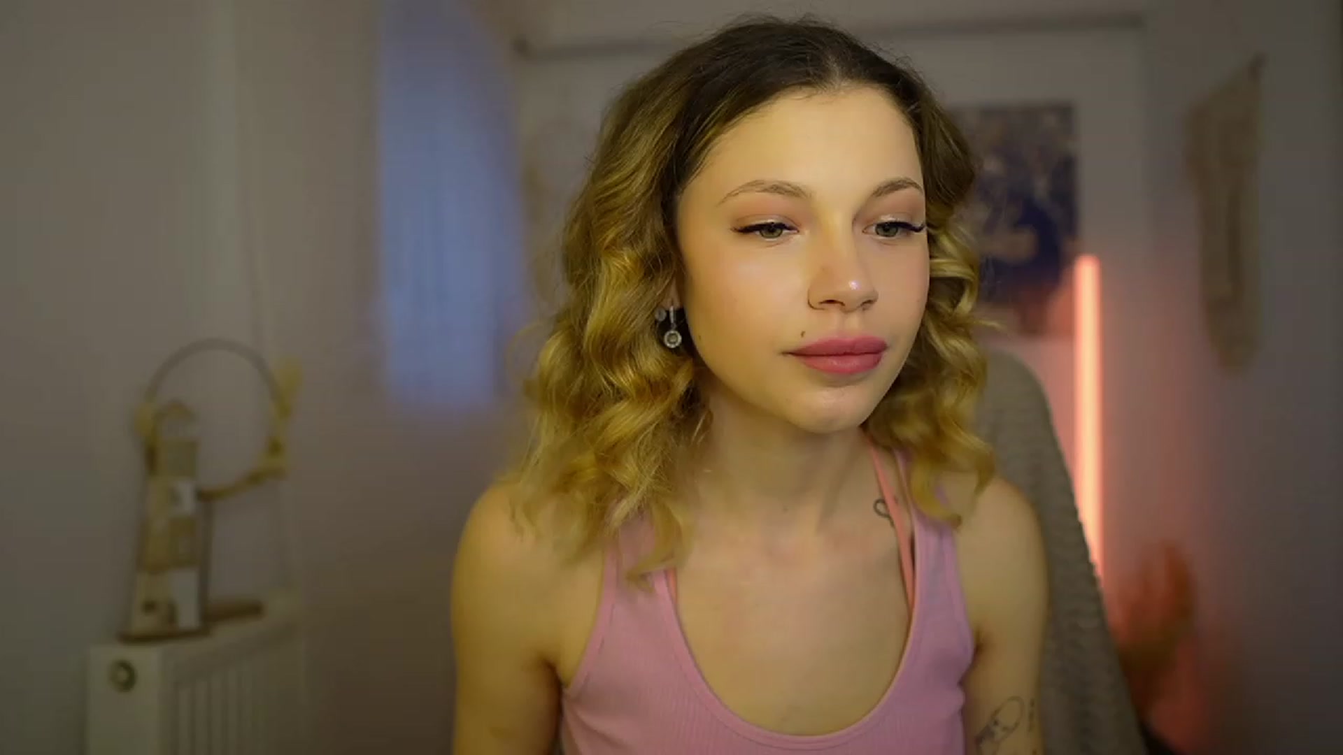 Gallery image thumbnail from Riley_Steele's myfreecams stream on, 02/07/2024, 16:03 image 1 of 20