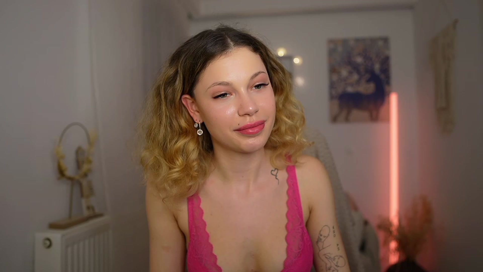 Gallery image thumbnail from Riley_Steele's myfreecams stream on, 02/08/2024, 17:28 image 18 of 20