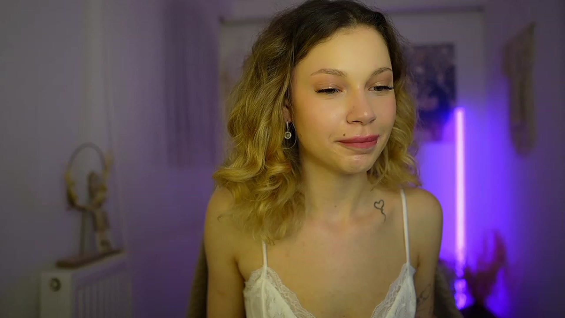 Gallery image thumbnail from Riley_Steele's myfreecams stream on, 02/13/2024, 19:25 image 20 of 20