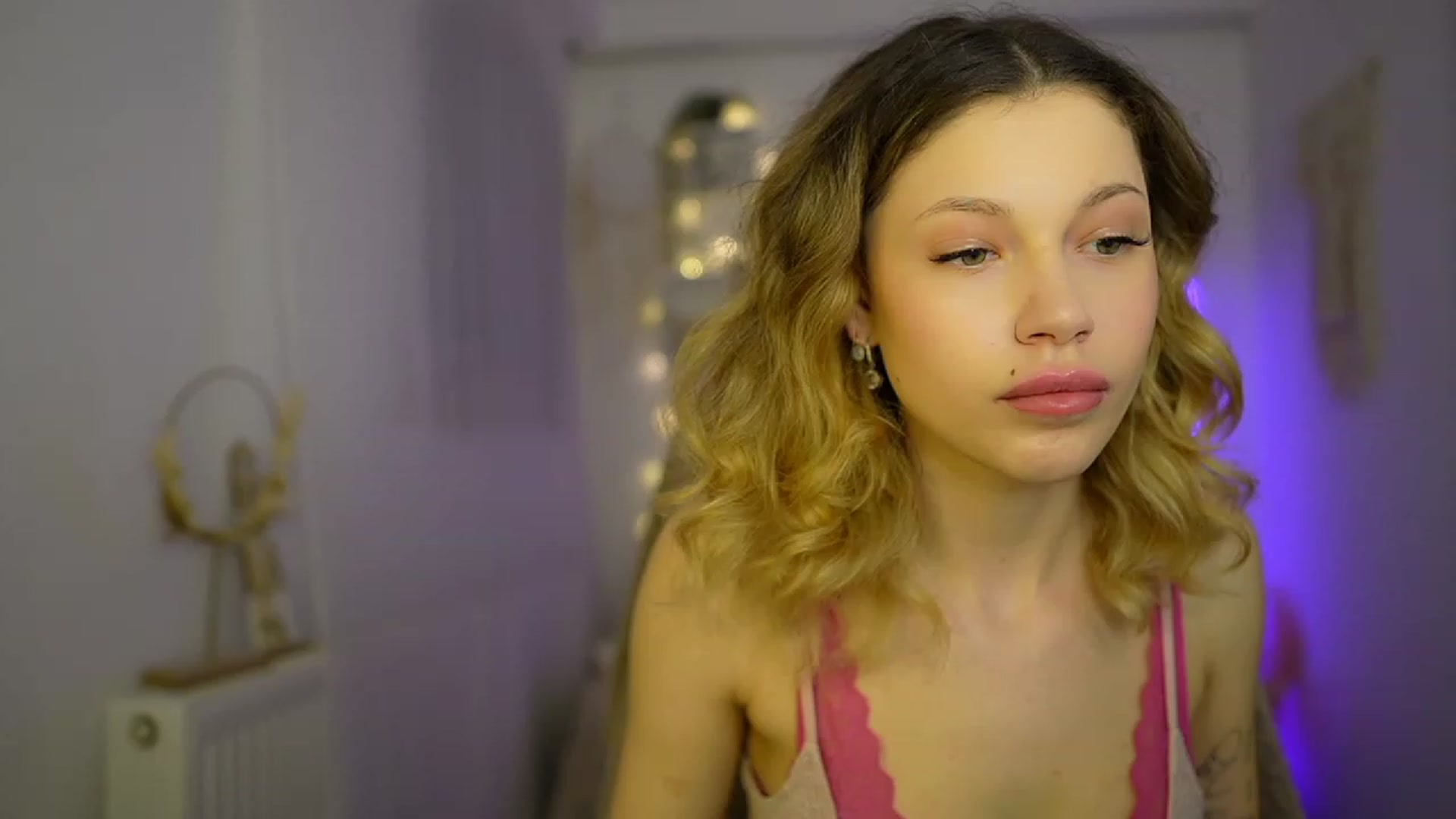 Gallery image thumbnail from Riley_Steele's myfreecams stream on, 02/15/2024, 18:58 image 8 of 20