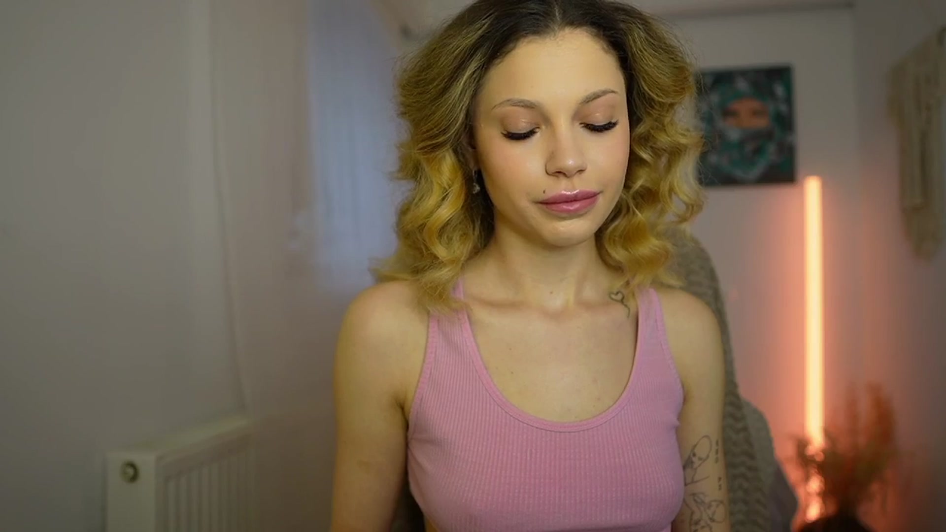Gallery image thumbnail from Riley_Steele's myfreecams stream on, 02/21/2024, 16:16 image 4 of 20