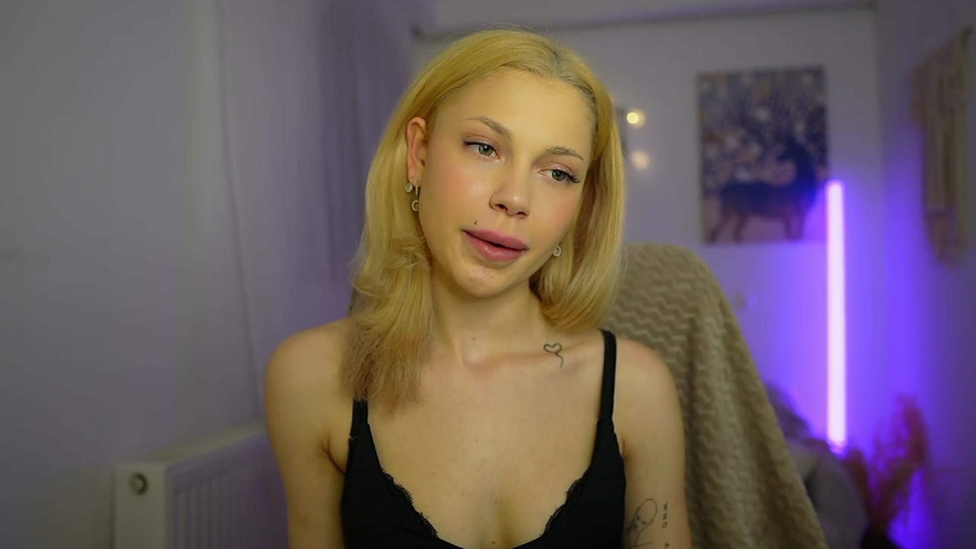 Gallery image thumbnail from Riley_Steele's myfreecams stream on, 03/08/2024, 17:01 image 11 of 20