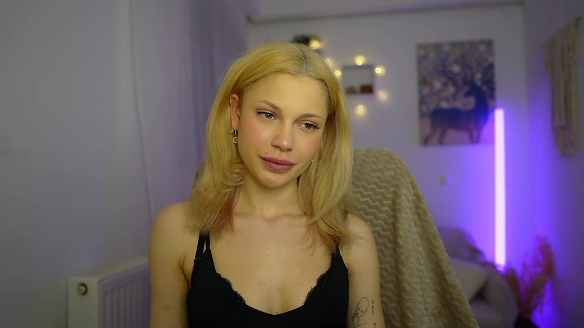 Gallery image thumbnail from Riley_Steele's myfreecams stream on, 03/08/2024, 17:01 image 7 of 20