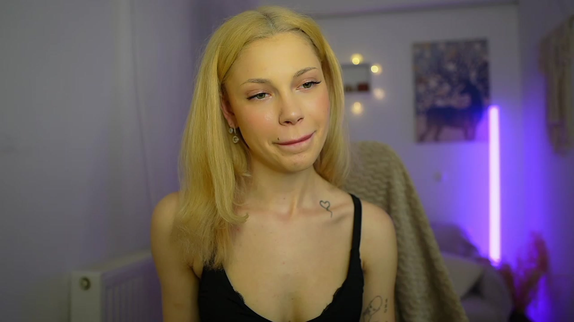 Gallery image thumbnail from Riley_Steele's myfreecams stream on, 03/08/2024, 17:01 image 19 of 20