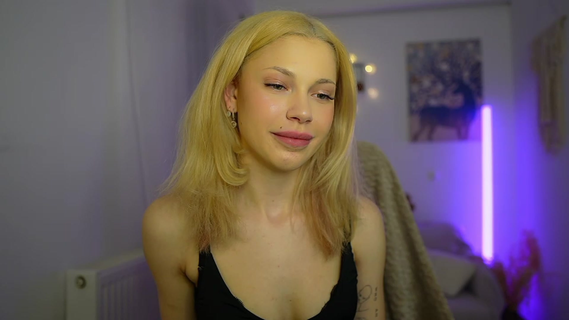 Gallery image thumbnail from Riley_Steele's myfreecams stream on, 03/08/2024, 17:01 image 15 of 20
