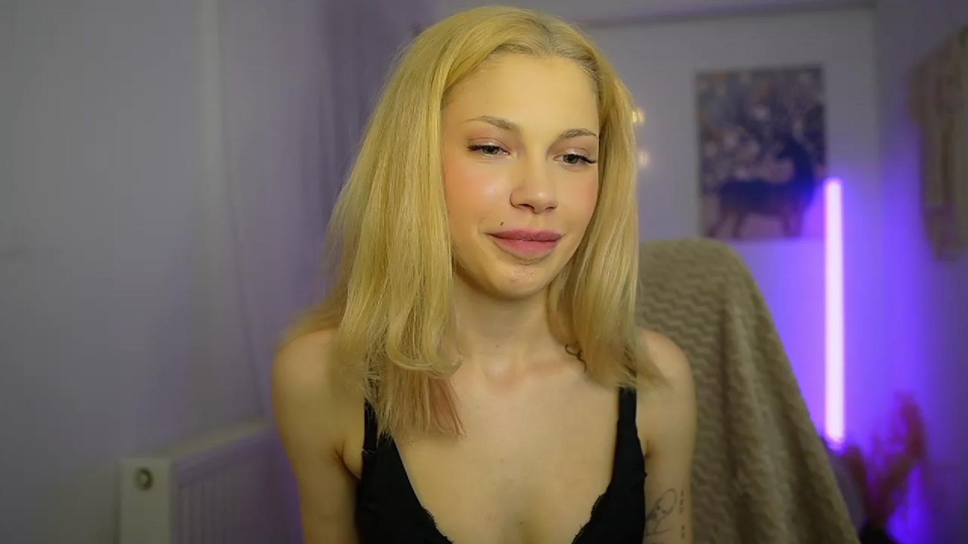 Gallery image thumbnail from Riley_Steele's myfreecams stream on, 03/08/2024, 17:58 image 8 of 20
