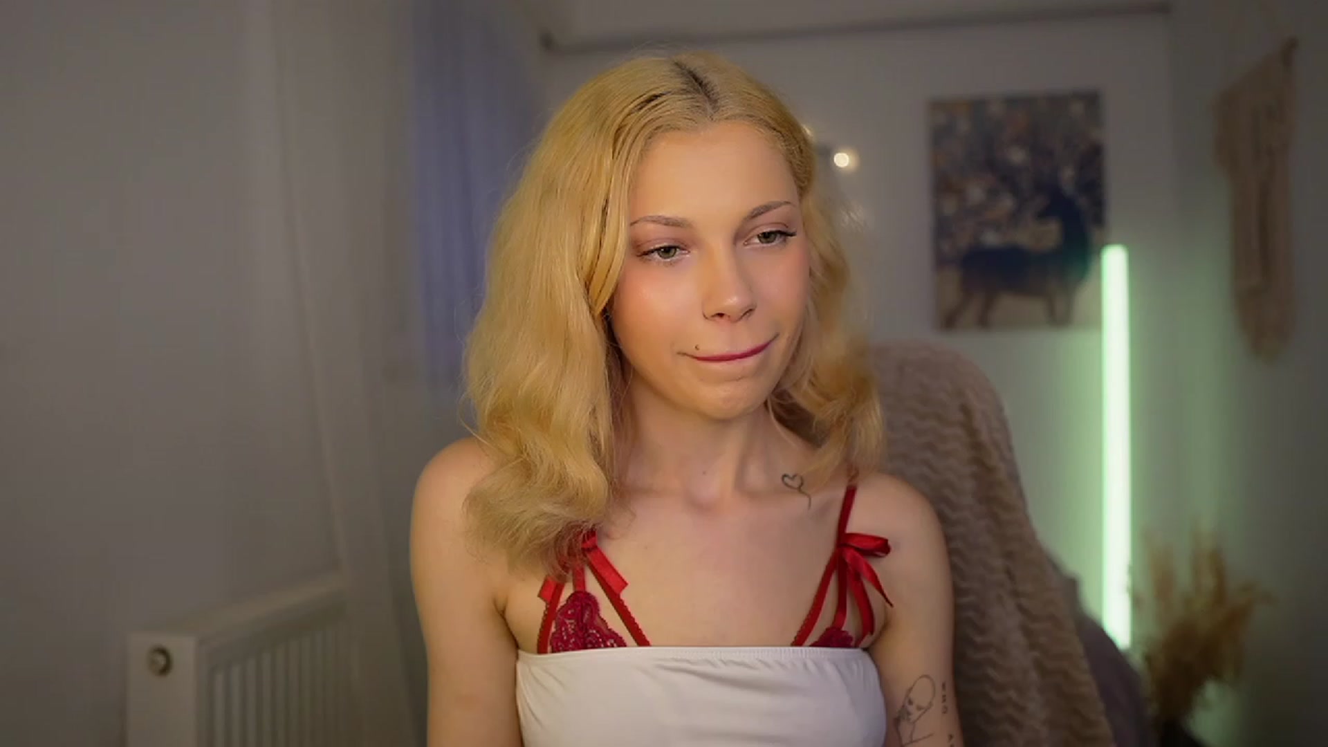 Gallery image thumbnail from Riley_Steele's myfreecams stream on, 03/12/2024, 16:05 image 4 of 20