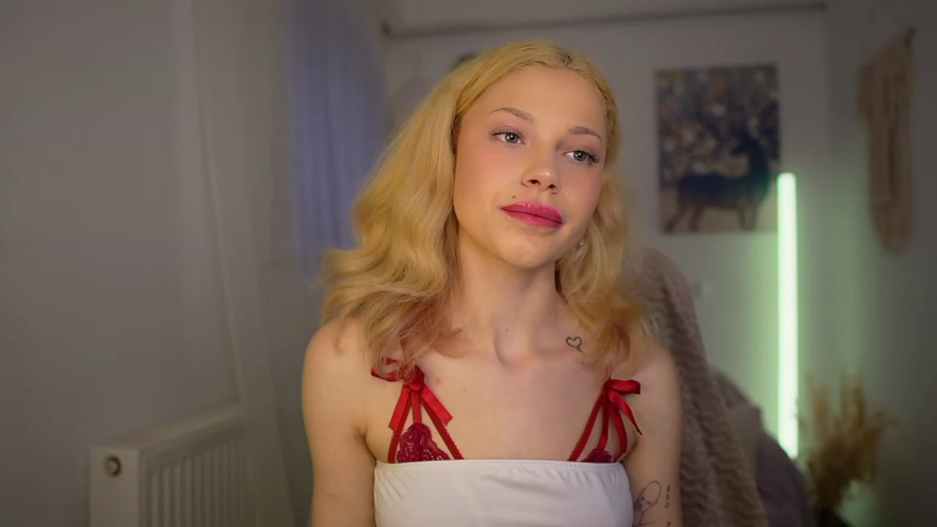 Gallery image thumbnail from Riley_Steele's myfreecams stream on, 03/12/2024, 16:05 image 1 of 20