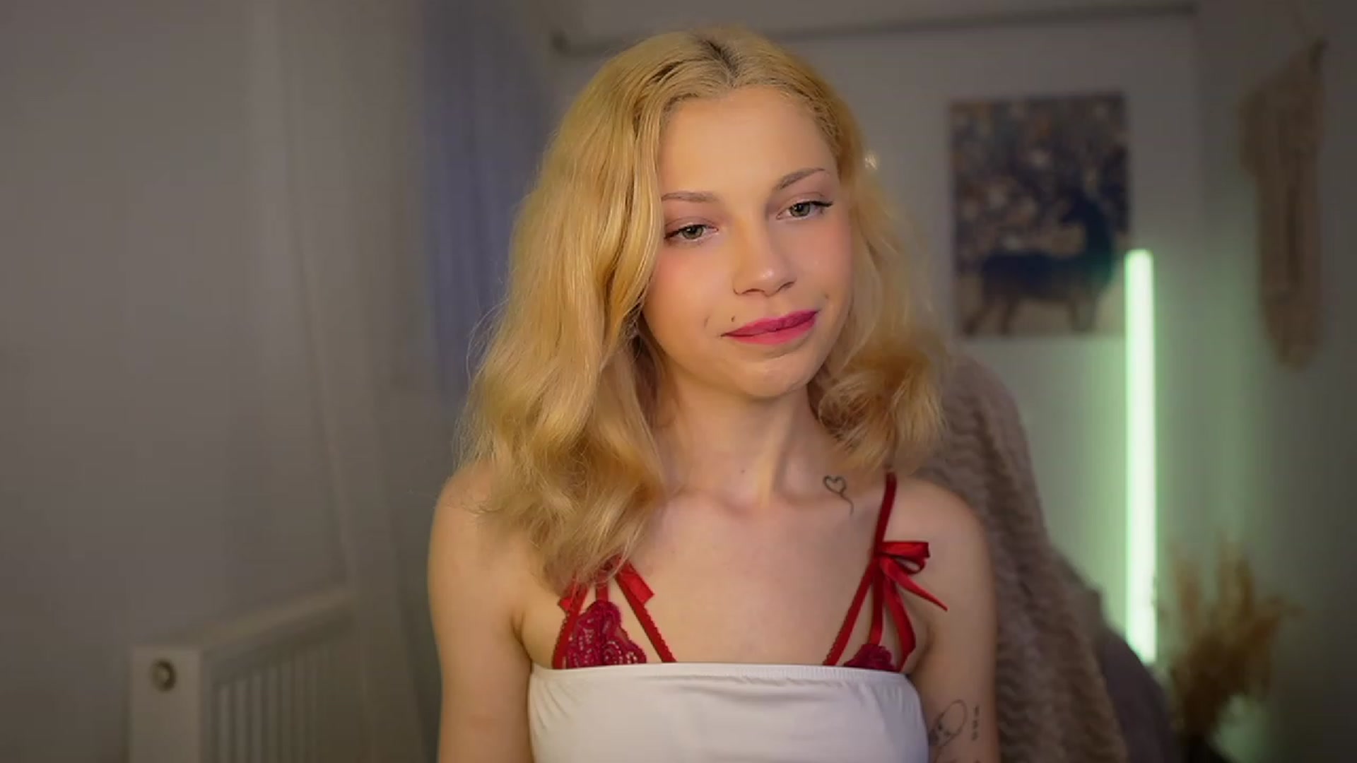 Gallery image thumbnail from Riley_Steele's myfreecams stream on, 03/12/2024, 16:05 image 11 of 20