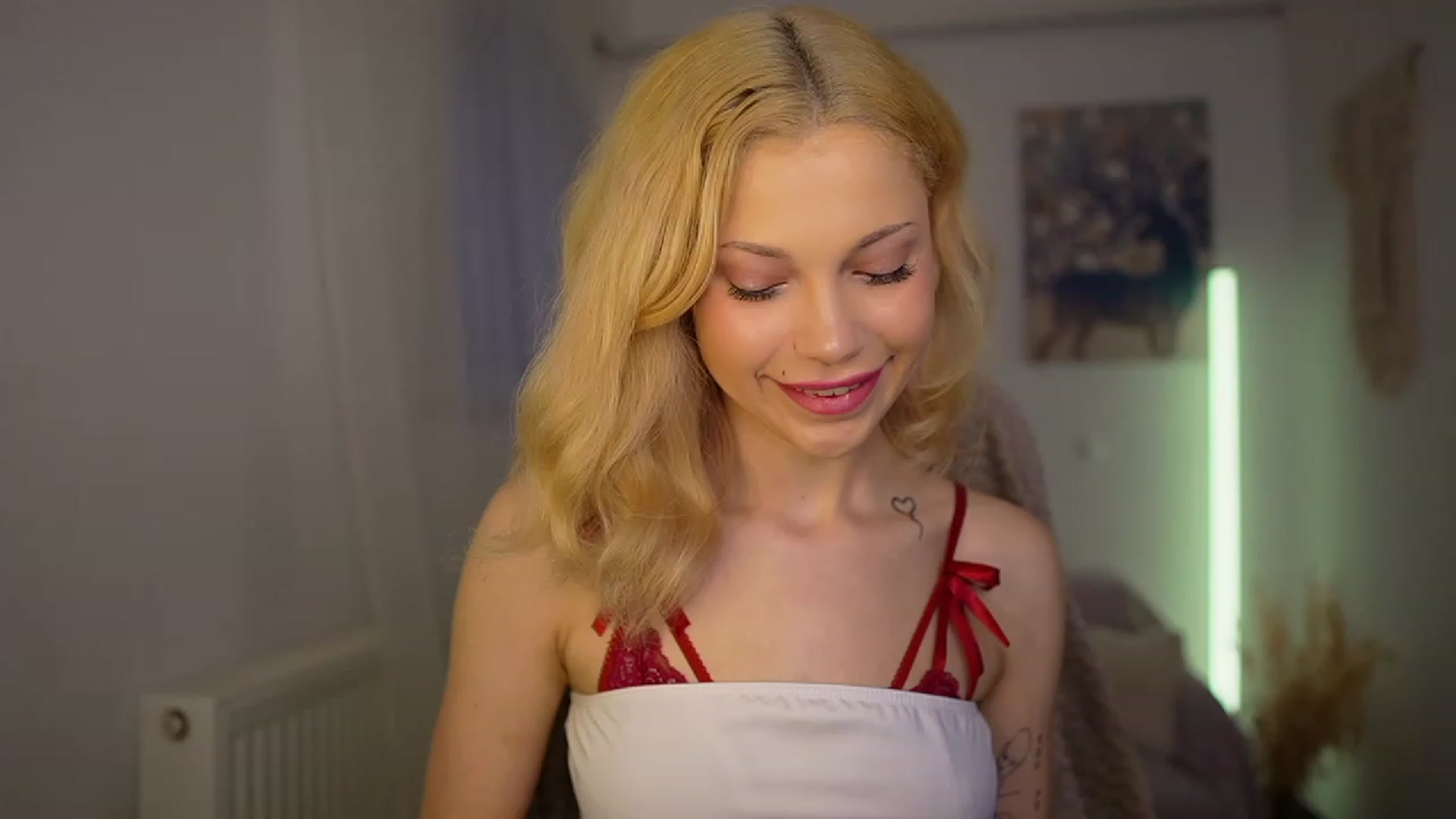Gallery image thumbnail from Riley_Steele's myfreecams stream on, 03/12/2024, 16:05 image 16 of 20