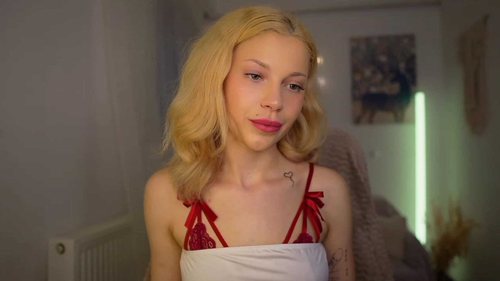 Gallery image thumbnail from Riley_Steele's myfreecams stream on, 03/12/2024, 16:30 image 19 of 20
