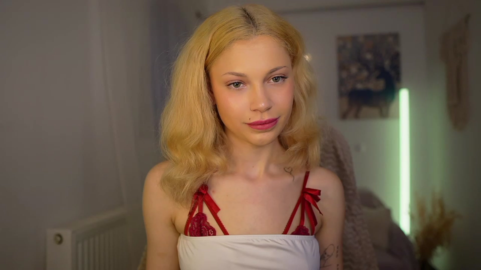 Gallery image thumbnail from Riley_Steele's myfreecams stream on, 03/12/2024, 16:30 image 3 of 20