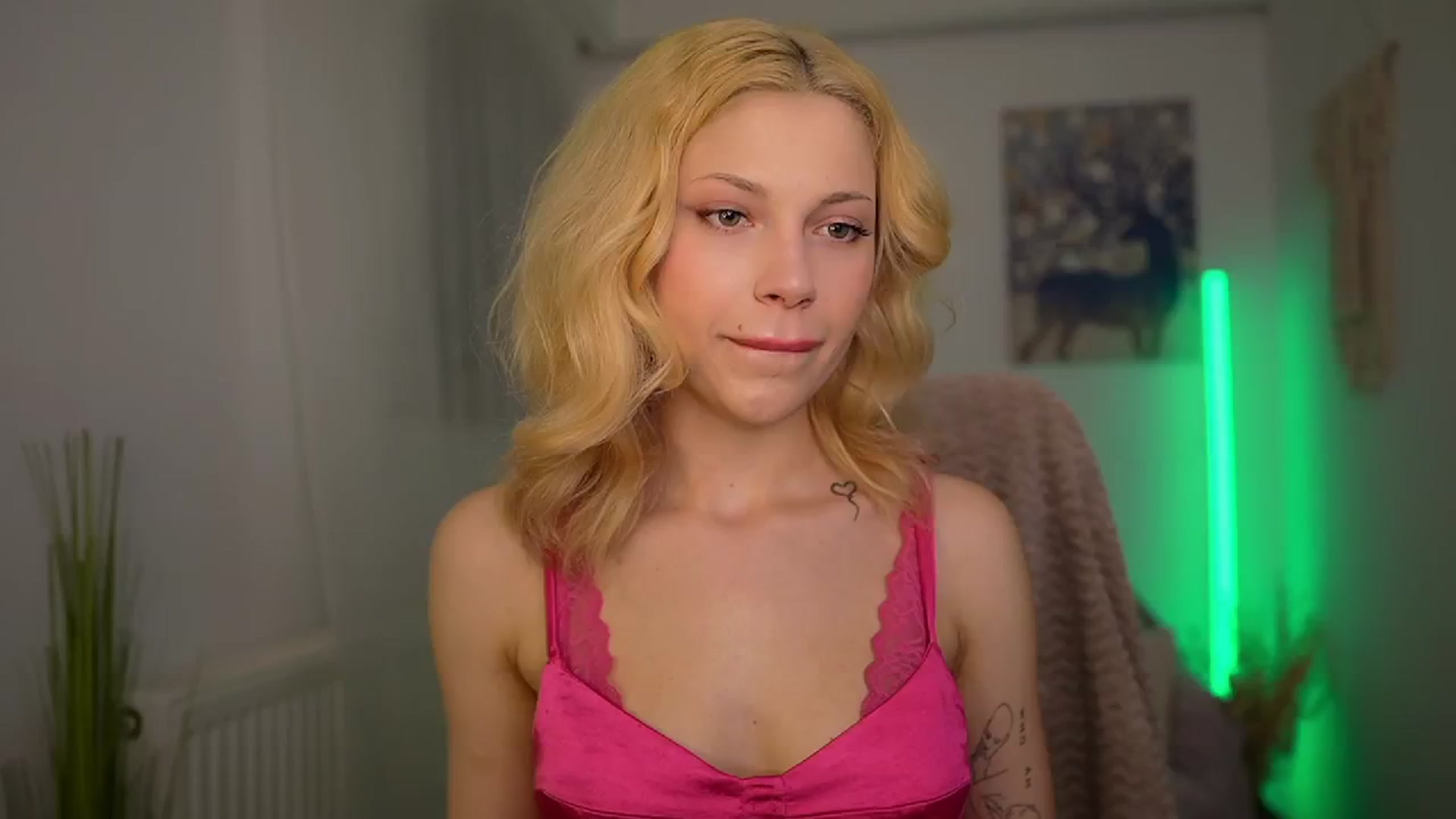 Gallery image thumbnail from Riley_Steele's myfreecams stream on, 03/14/2024, 17:45 image 2 of 20