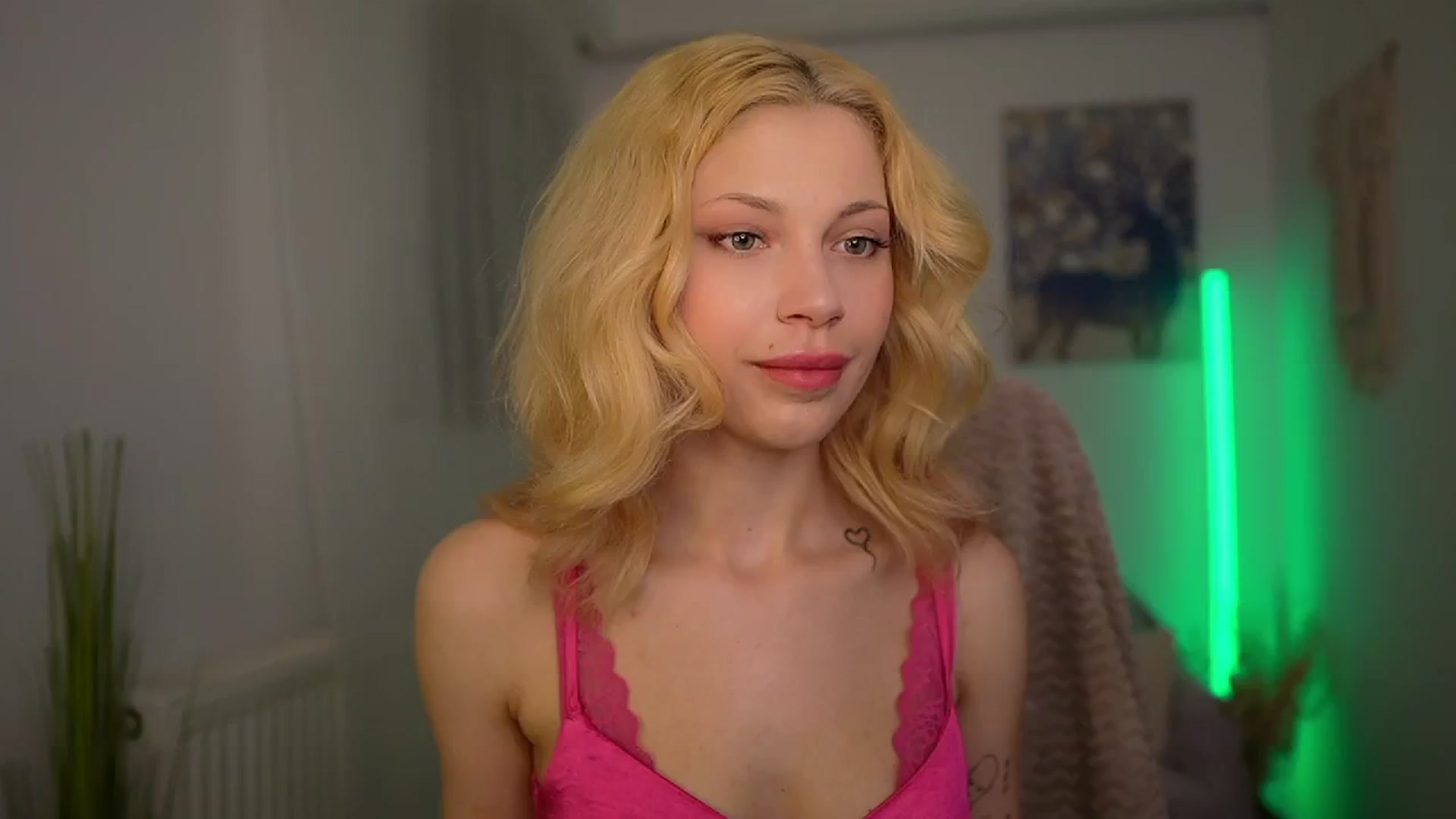 Gallery image thumbnail from Riley_Steele's myfreecams stream on, 03/14/2024, 17:45 image 5 of 20