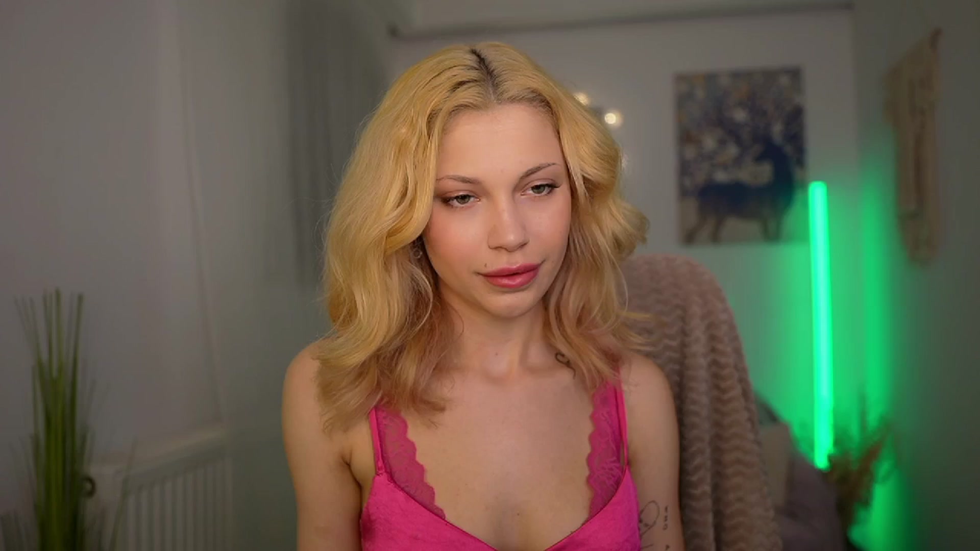 Gallery image thumbnail from Riley_Steele's myfreecams stream on, 03/14/2024, 17:45 image 14 of 20
