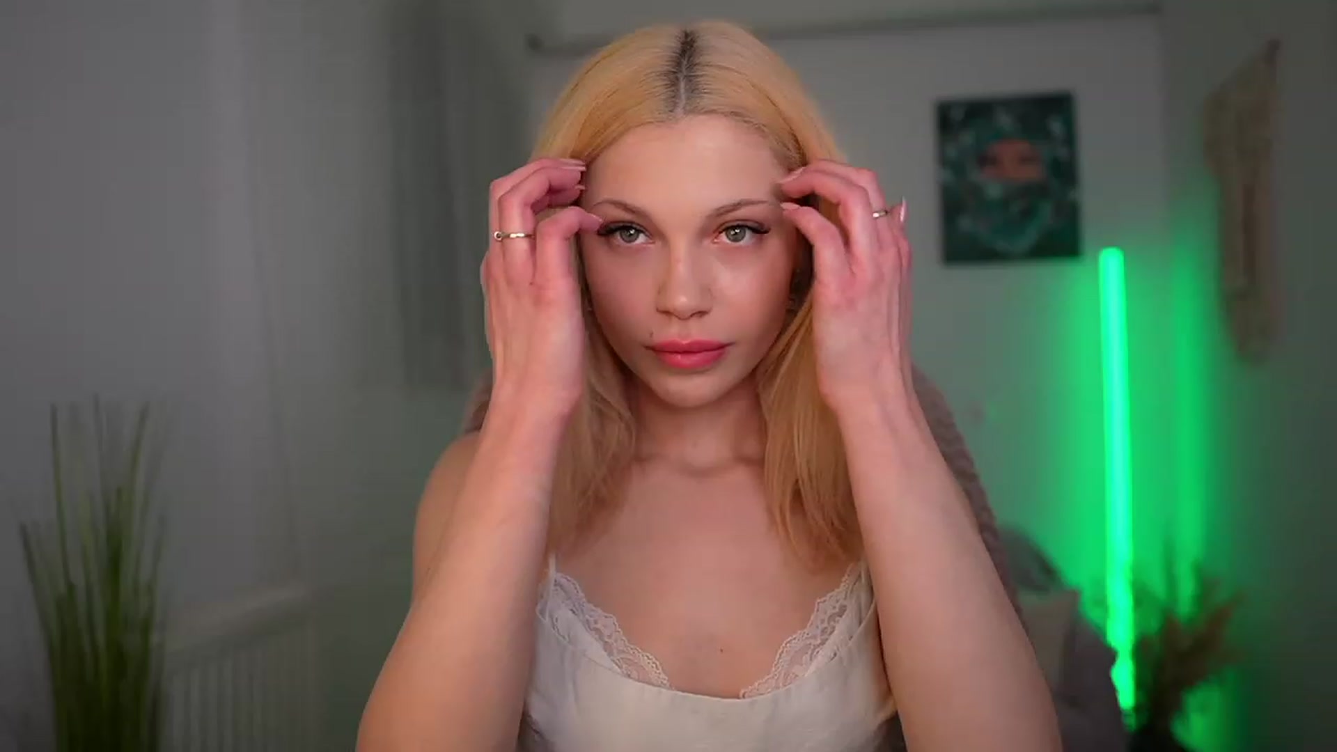 Gallery image thumbnail from Riley_Steele's myfreecams stream on, 03/17/2024, 18:30 image 16 of 20