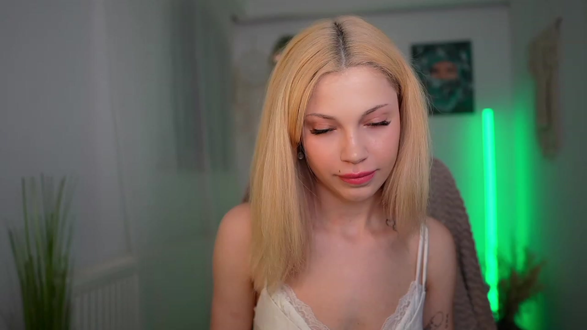 Gallery image thumbnail from Riley_Steele's myfreecams stream on, 03/17/2024, 18:30 image 19 of 20