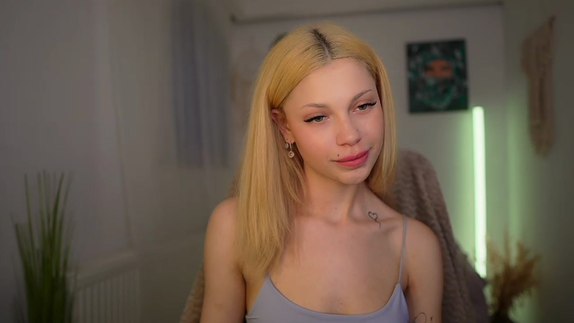 Gallery image thumbnail from Riley_Steele's myfreecams stream on, 03/18/2024, 17:49 image 8 of 20