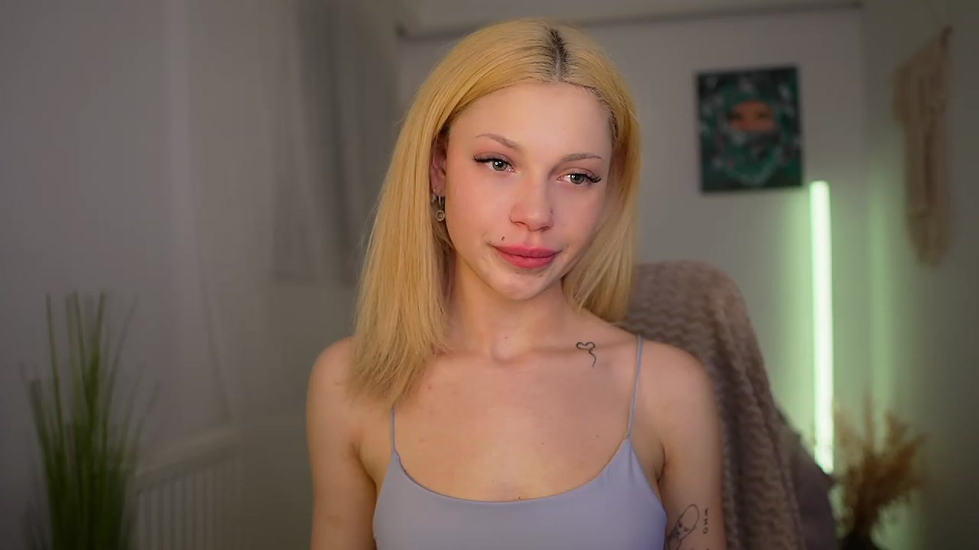 Gallery image thumbnail from Riley_Steele's myfreecams stream on, 03/18/2024, 17:49 image 15 of 20