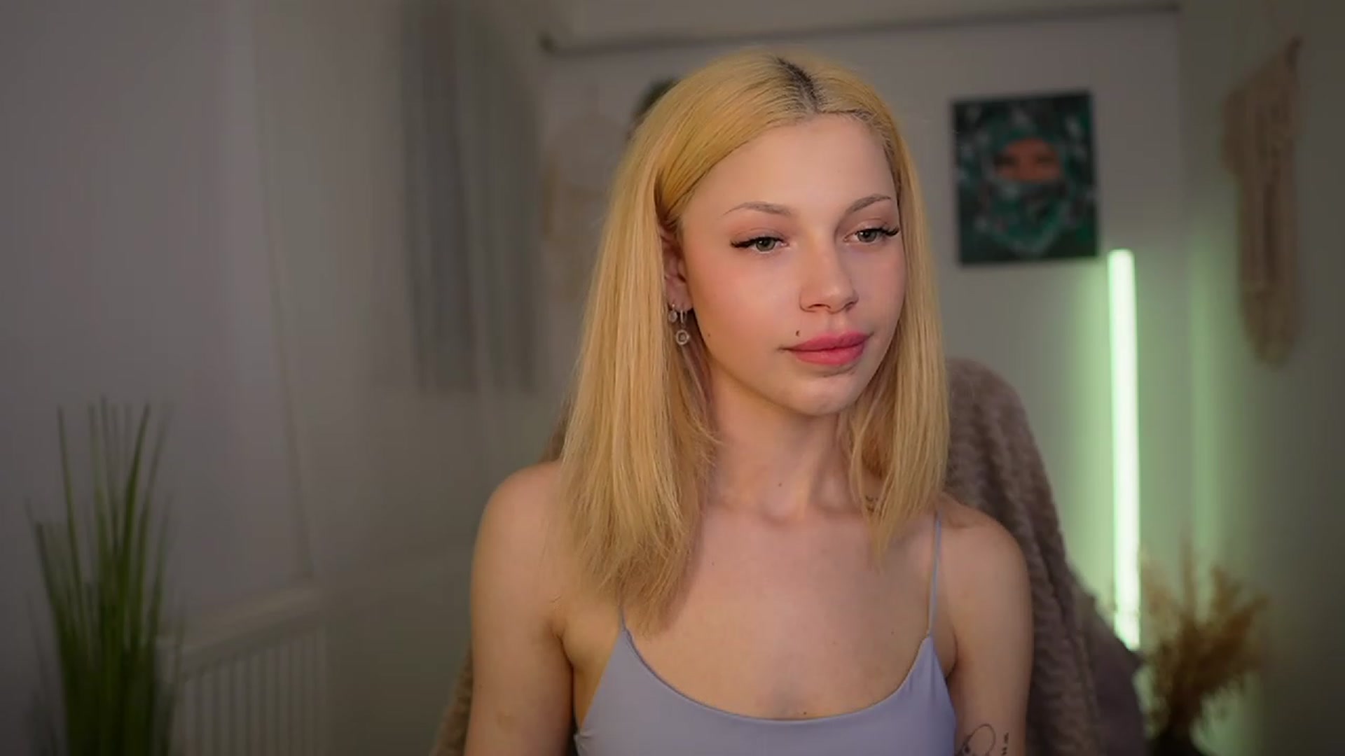 Gallery image thumbnail from Riley_Steele's myfreecams stream on, 03/18/2024, 17:49 image 12 of 20