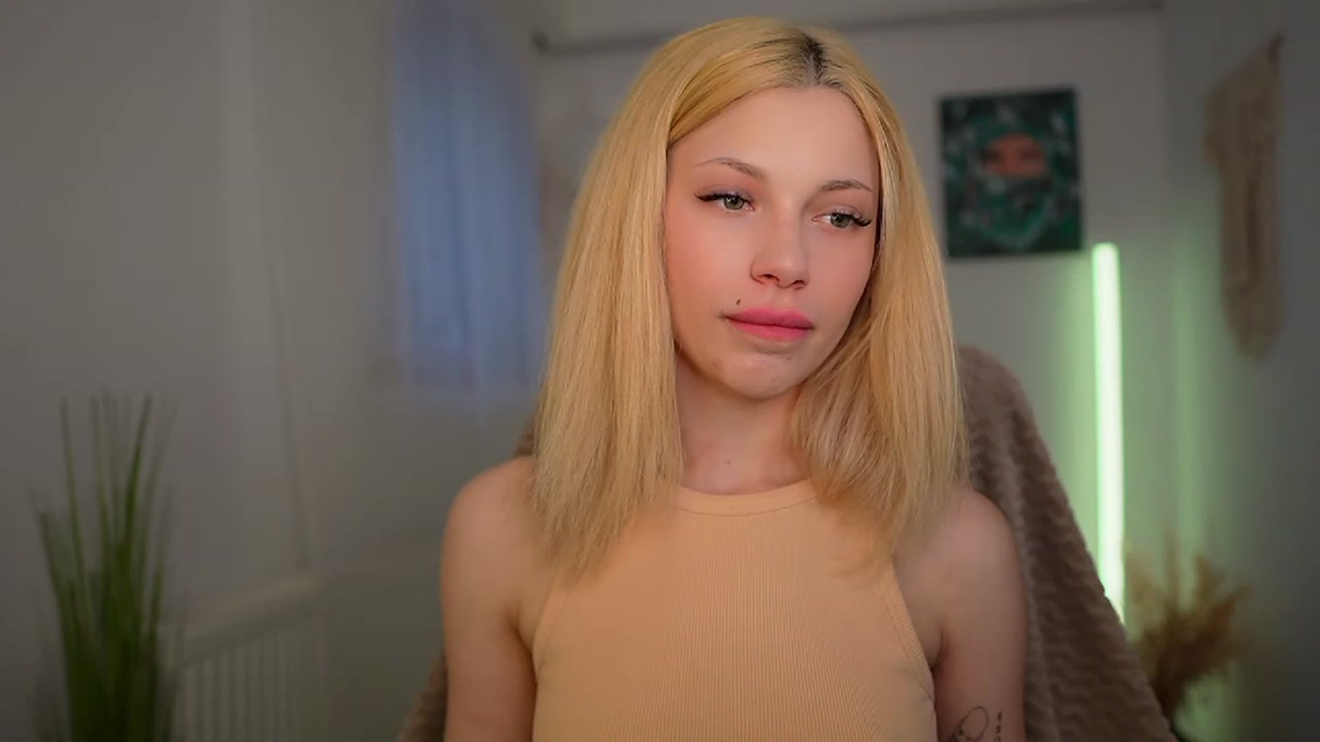 Gallery image thumbnail from Riley_Steele's myfreecams stream on, 03/19/2024, 15:50 image 19 of 20