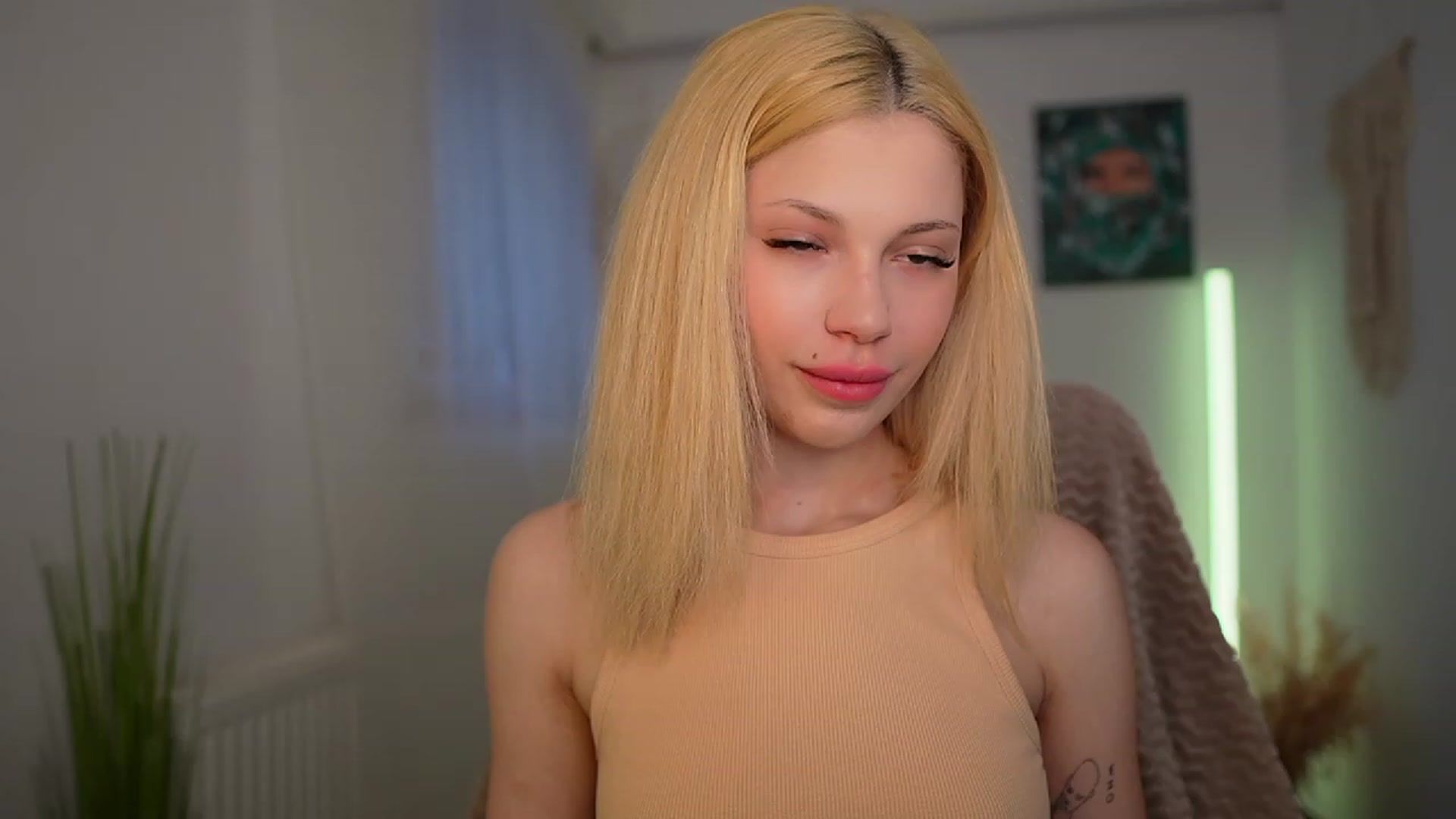 Gallery image thumbnail from Riley_Steele's myfreecams stream on, 03/19/2024, 15:50 image 13 of 20