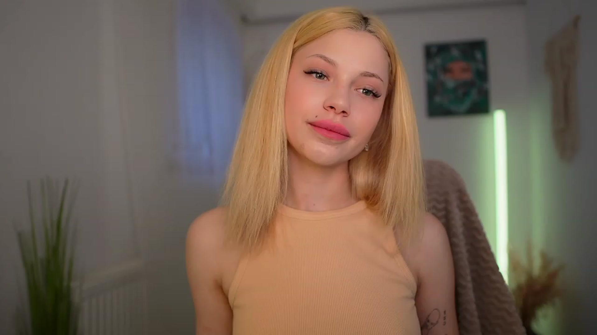 Gallery image thumbnail from Riley_Steele's myfreecams stream on, 03/19/2024, 15:50 image 5 of 20