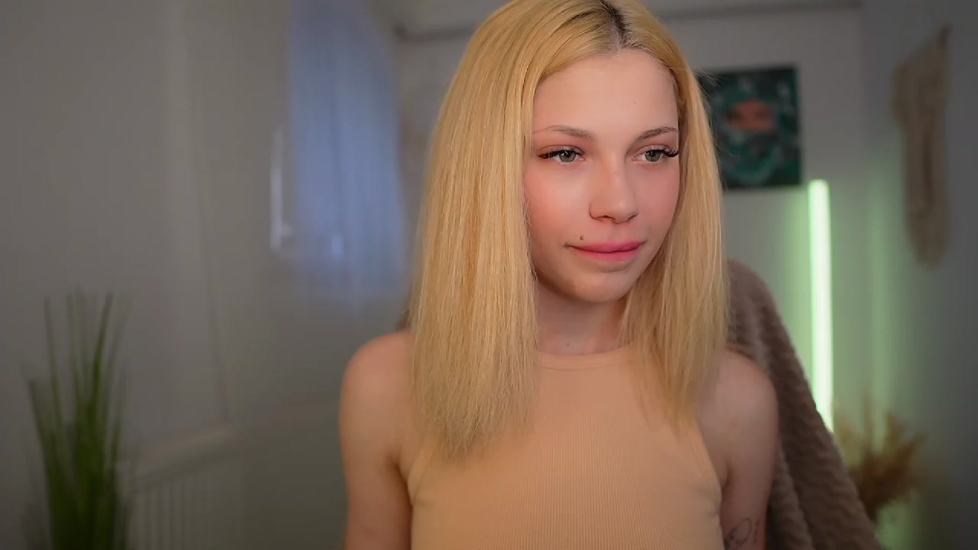 Gallery image thumbnail from Riley_Steele's myfreecams stream on, 03/19/2024, 15:50 image 9 of 20
