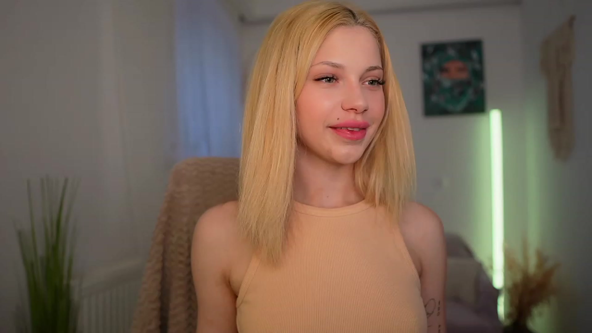 Gallery image thumbnail from Riley_Steele's myfreecams stream on, 03/19/2024, 15:50 image 1 of 20