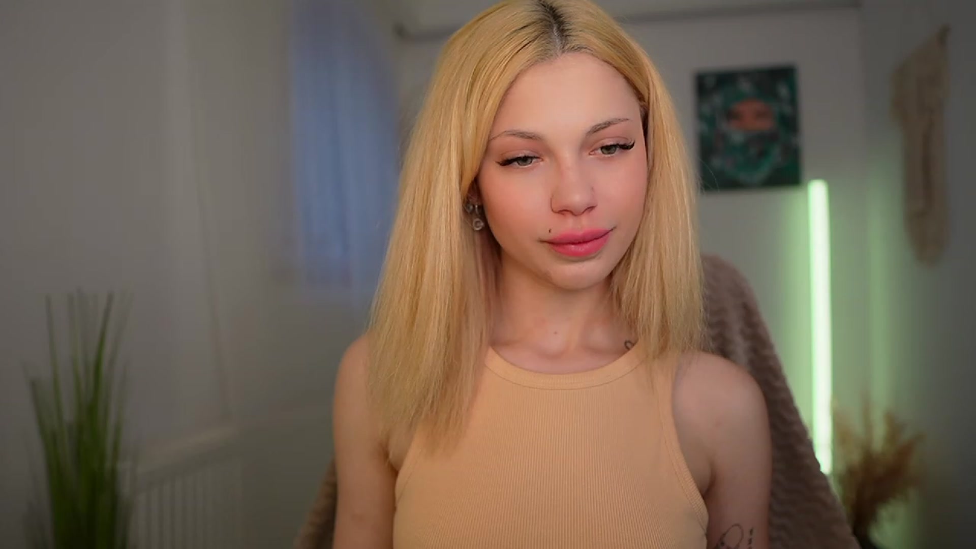 Gallery image thumbnail from Riley_Steele's myfreecams stream on, 03/19/2024, 15:50 image 20 of 20