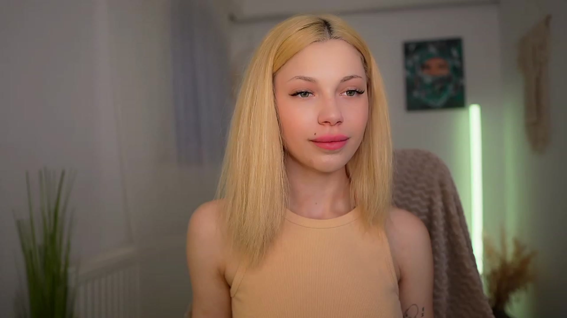 Gallery image thumbnail from Riley_Steele's myfreecams stream on, 03/19/2024, 17:07 image 4 of 20