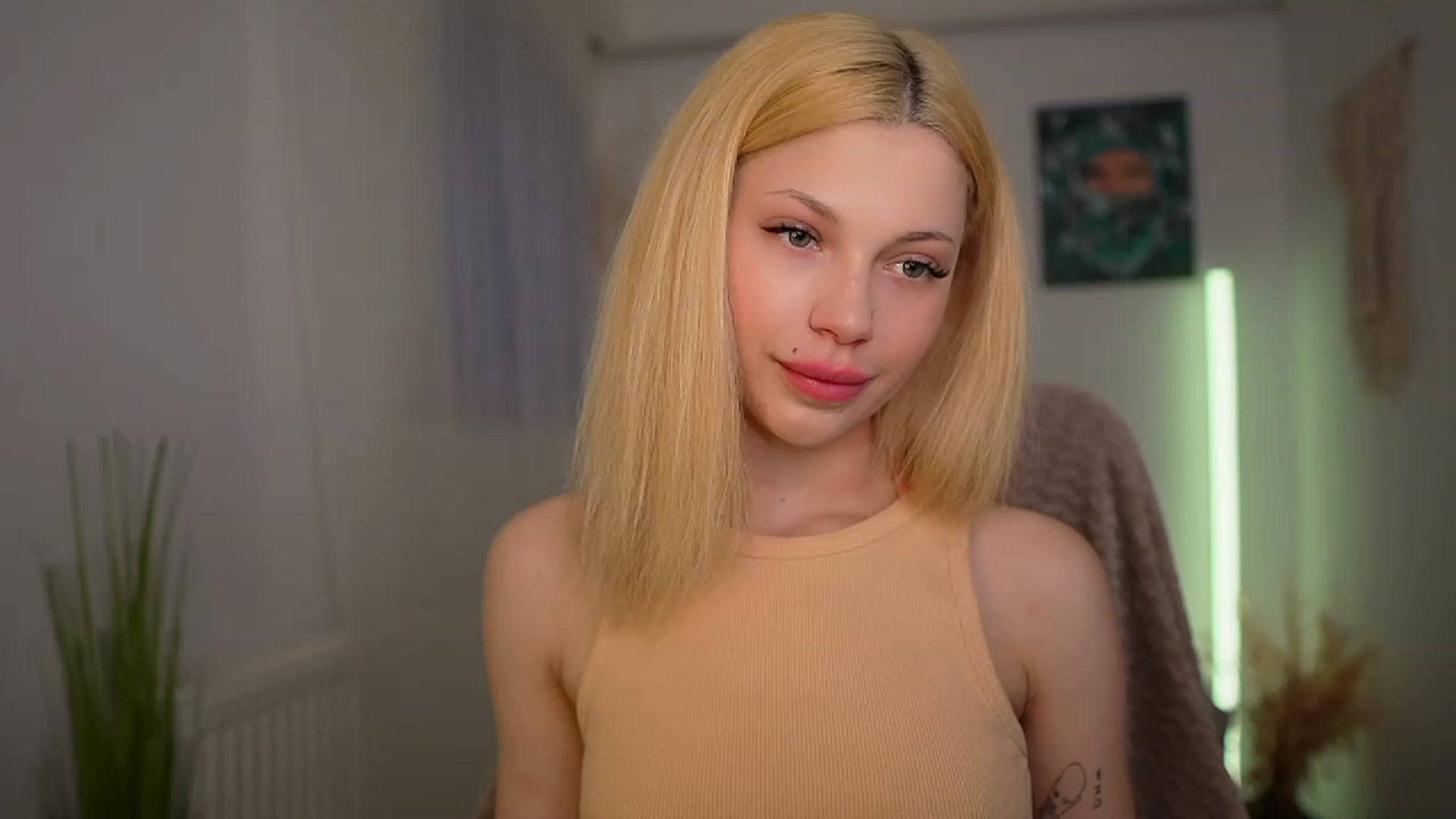 Gallery image thumbnail from Riley_Steele's myfreecams stream on, 03/19/2024, 17:07 image 3 of 20