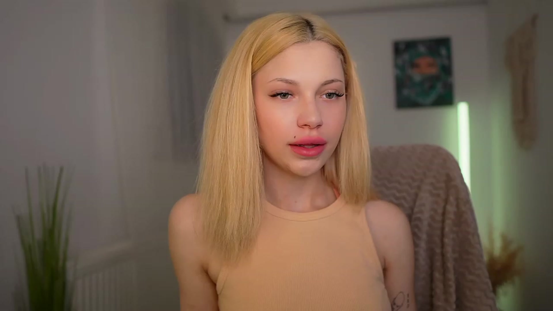 Gallery image thumbnail from Riley_Steele's myfreecams stream on, 03/19/2024, 17:07 image 18 of 20