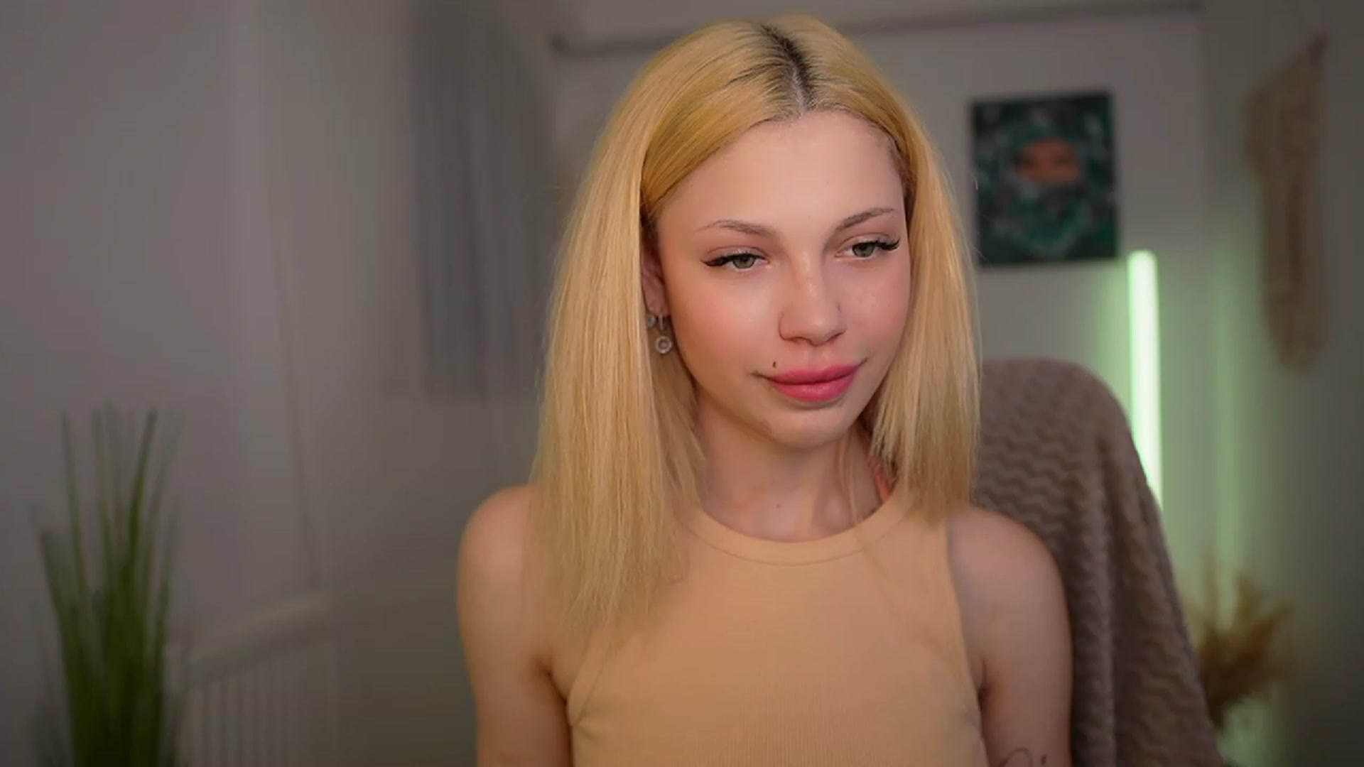 Gallery image thumbnail from Riley_Steele's myfreecams stream on, 03/19/2024, 17:07 image 13 of 20
