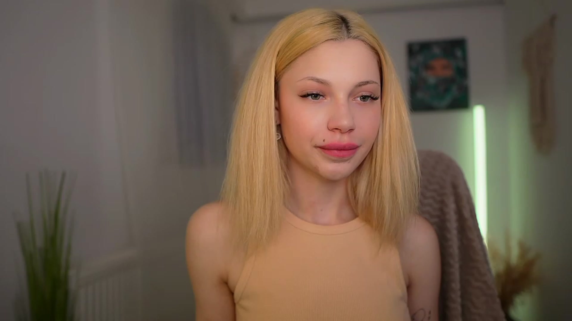 Gallery image thumbnail from Riley_Steele's myfreecams stream on, 03/19/2024, 17:07 image 12 of 20