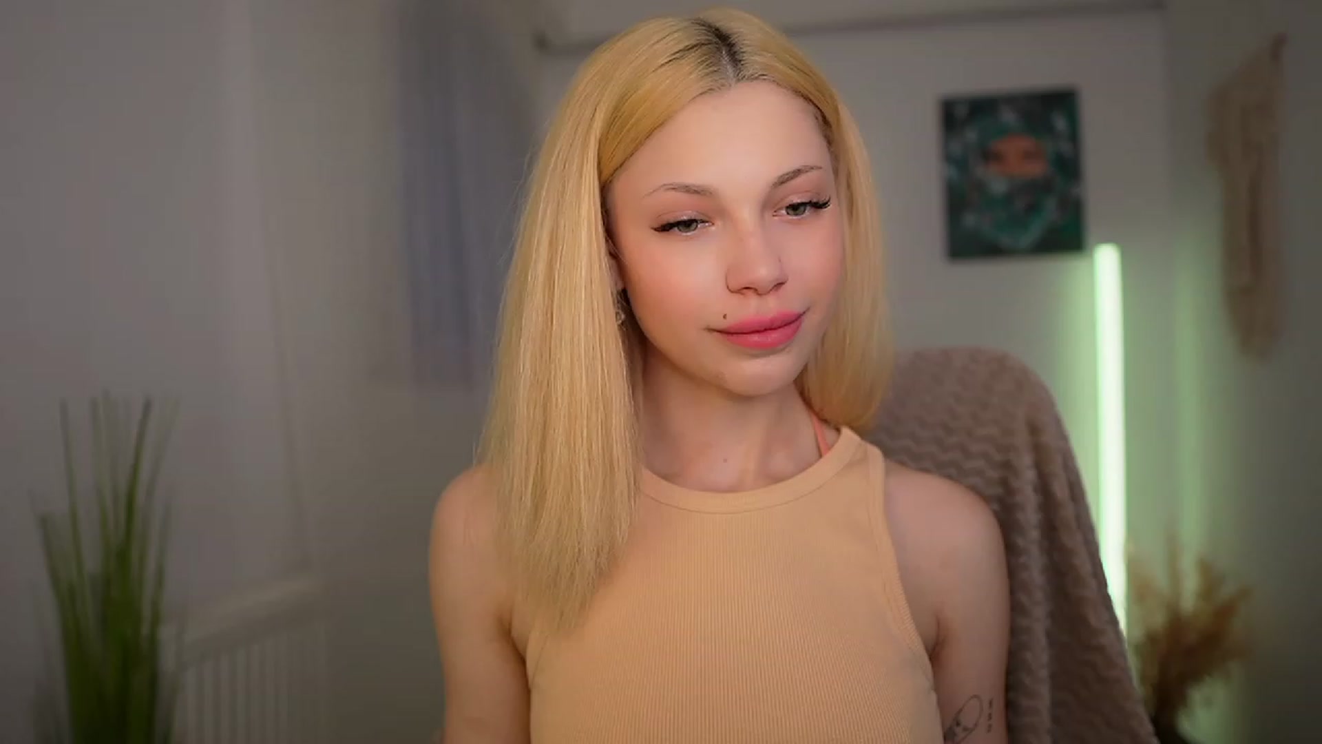 Gallery image thumbnail from Riley_Steele's myfreecams stream on, 03/19/2024, 17:07 image 5 of 20