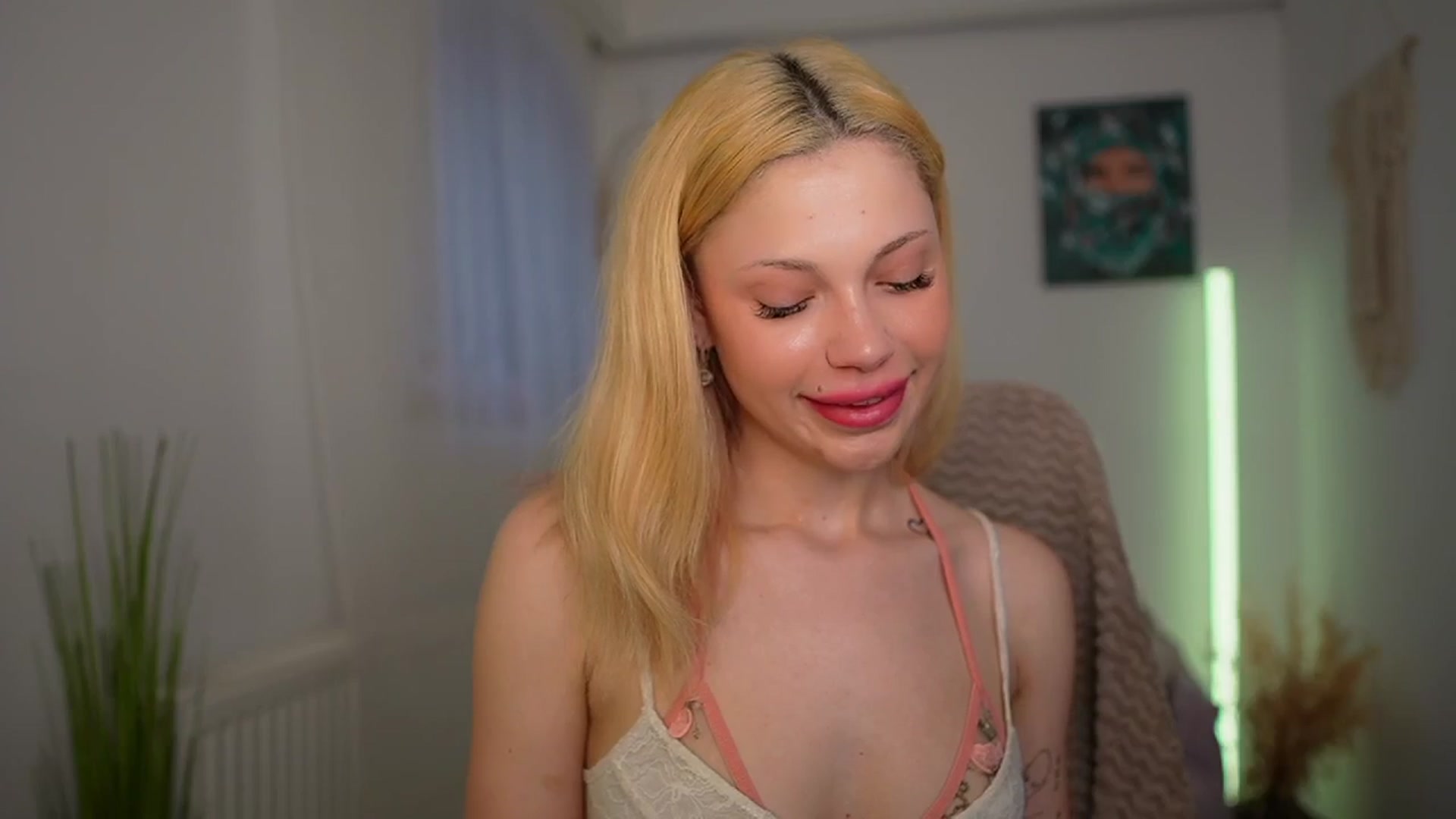 Gallery image thumbnail from Riley_Steele's myfreecams stream on, 03/22/2024, 15:50 image 17 of 20