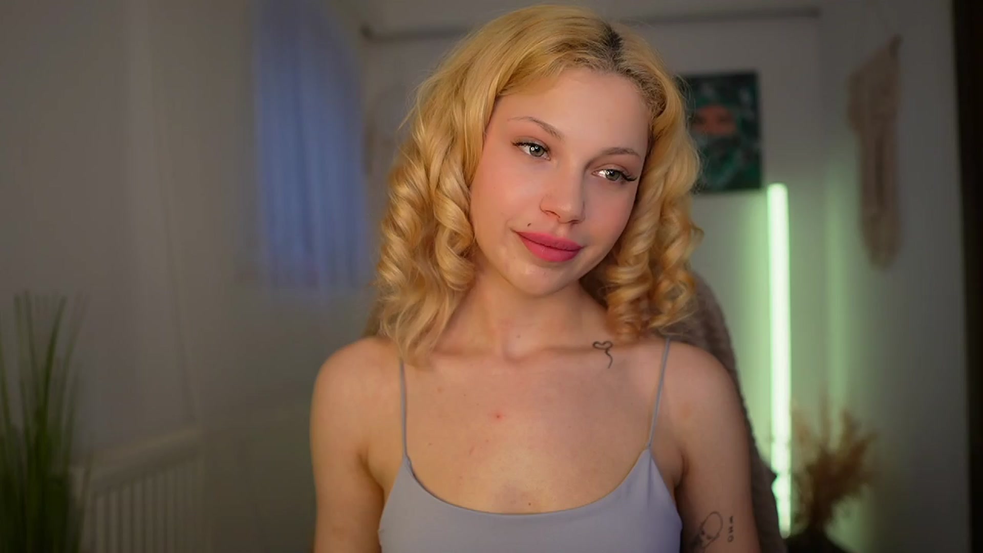 Gallery image thumbnail from Riley_Steele's myfreecams stream on, 03/24/2024, 16:27 image 4 of 20