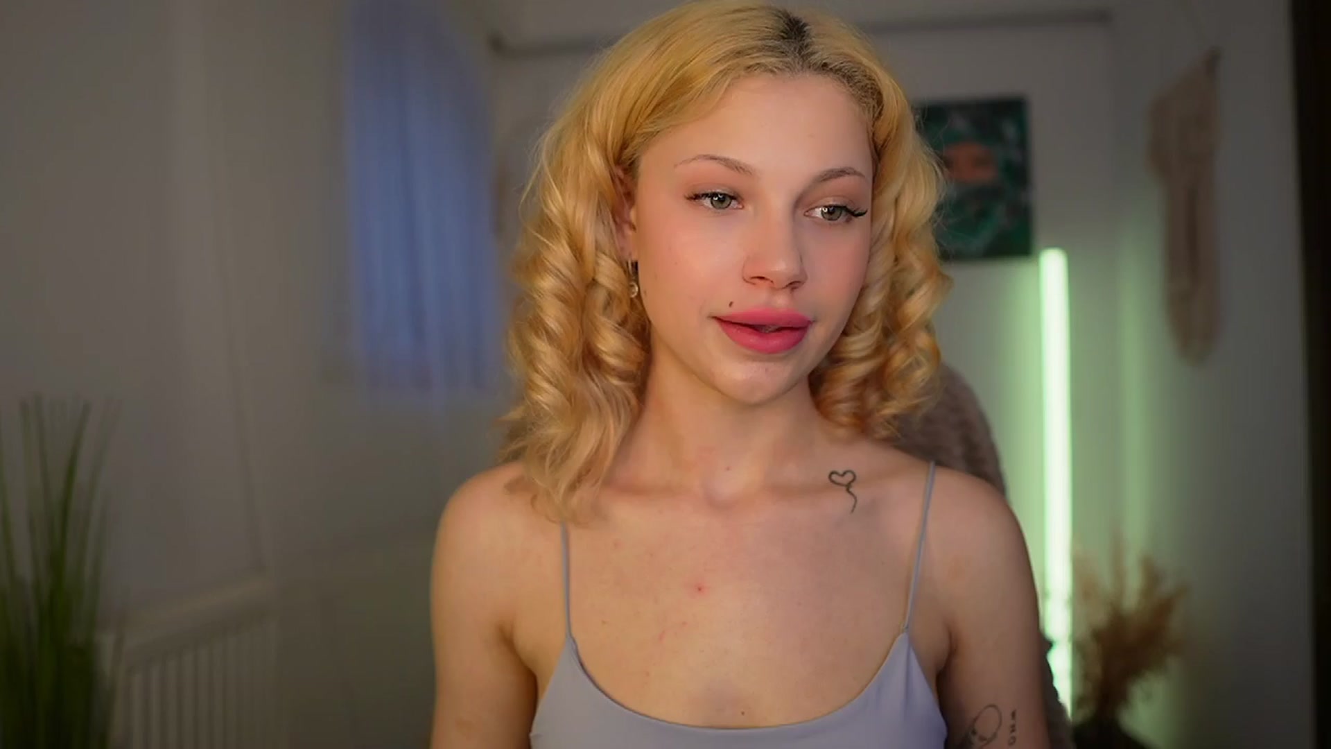Gallery image thumbnail from Riley_Steele's myfreecams stream on, 03/24/2024, 16:27 image 2 of 20