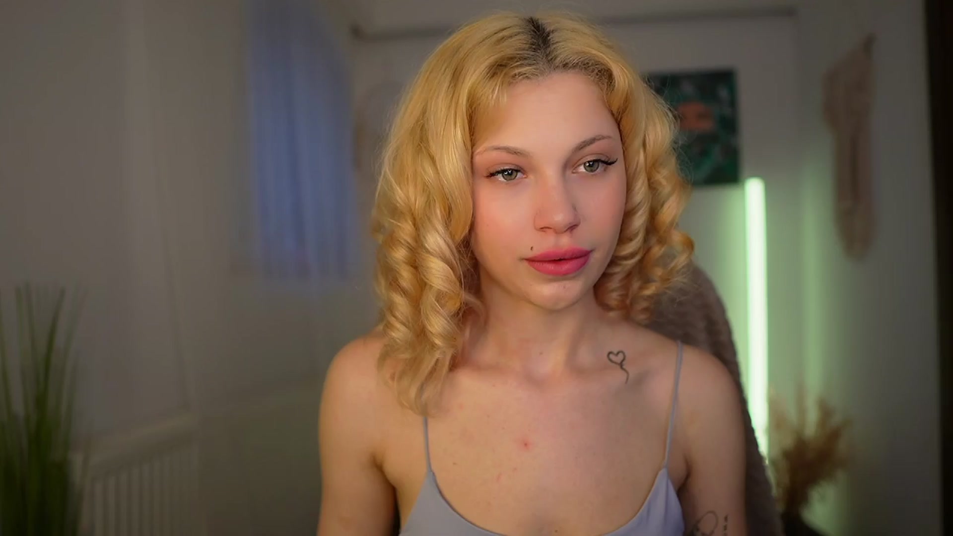 Gallery image thumbnail from Riley_Steele's myfreecams stream on, 03/24/2024, 16:27 image 19 of 20