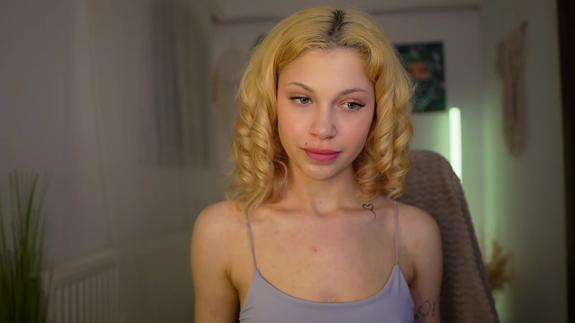 Gallery image thumbnail from Riley_Steele's myfreecams stream on, 03/24/2024, 18:47 image 14 of 20