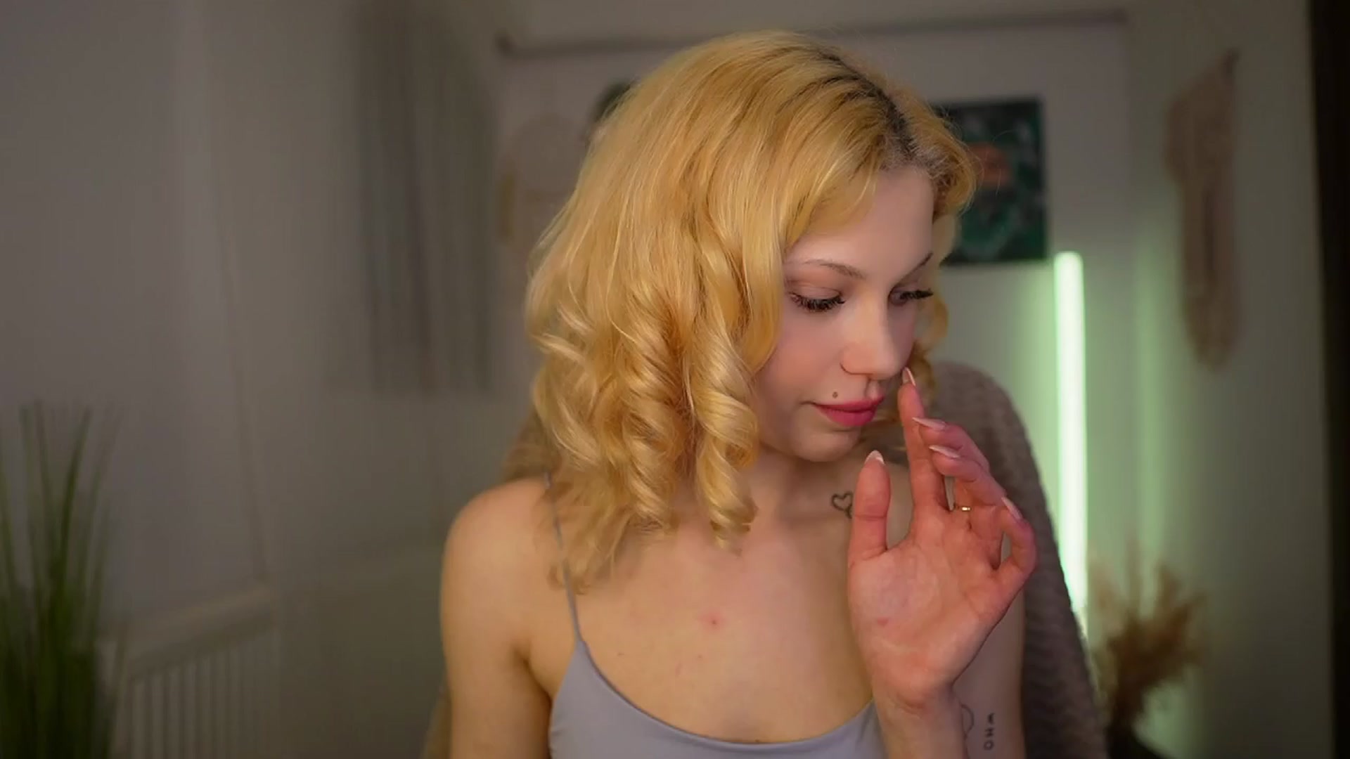 Gallery image thumbnail from Riley_Steele's myfreecams stream on, 03/24/2024, 18:47 image 1 of 20